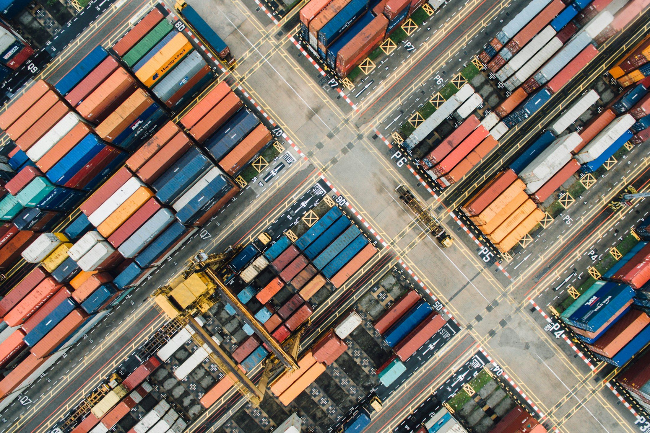 Luftaufnahme eines Containerterminals